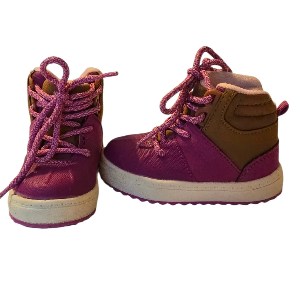 OshKosh B'gosh Pink and Tan Baby Boots Size 4 - Picture 1 of 5